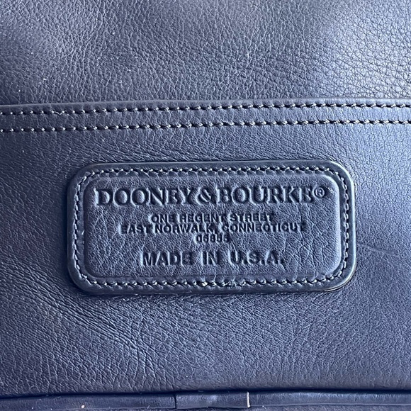 MINI VINTAGE DOONEY & BOURKE MINI COMPACT DARK BROWN SHOULDER BAG - Picture 10 of 13